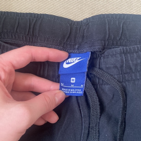 Nike Black Joggers - Picture 3 of 3